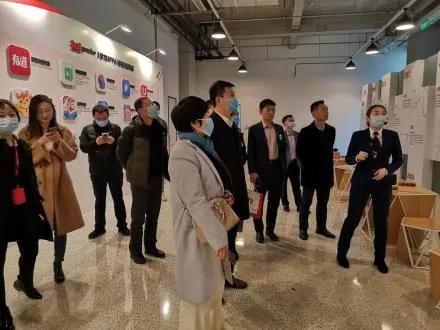 社科賽斯考研總裁、黨支部書記李發(fā)進(jìn)，受邀走進(jìn)網(wǎng)易參觀交流！