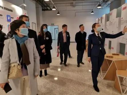 社科賽斯考研總裁、黨支部書記李發(fā)進(jìn)，受邀走進(jìn)網(wǎng)易參觀交流！
